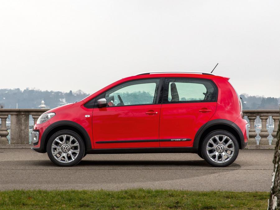  Volkswagen Cross up! 2013 года  (фото 27 из 44)